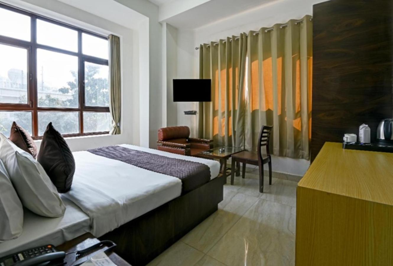 Fabhotel Prime The Rivlet Mg Road Gurgaon Exterior photo